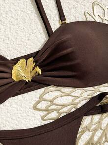 Outfit da spiaggia di moda da donna, decorazione a foglia di ginkgo in metallo, design con spalline staccabili e regolabili, elegante per spiaggia quotidiana, viaggio, festa, abbigliamento da spiaggia primavera/estate, sexy bikini a due pezzi con schiena scoperta per vacanze - Colore mogano - Visualizzare 4