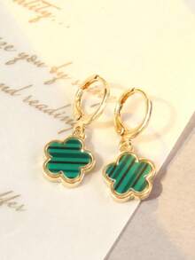1 Pair Colorful Lucky Flower Design Dangle Earrings Elegant Simple Style Alloy Jewelry Female Earrings - Green - View 2