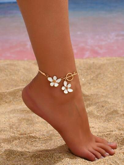 1条时尚白色油滴山茶花蛇骨链脚链，适合日常佩戴、海滩度假和夏季假期。