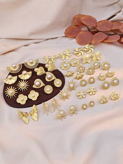 这款女士珍珠耳环套装包含三对耳环，包括金色耳钉、章鱼耳环、天使翅膀耳环、心形耳环和流苏耳环，采用不锈钢串珠工艺，适合日常佩戴、婚礼、派对和节日等场合。这款百搭的复古风耳环可搭配比基尼、连衣裙、T恤、牛仔裤等休闲服饰，也是情人节、生日、母亲节、感恩节或假期送礼的绝佳选择。