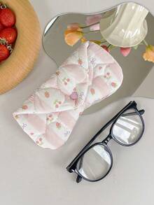 1pc Heart-Shaped Quilted Eyeglasses Case, Women's Glasses Bag, Eyeglasses Box, Eyeglasses Holder, Girls Eyewear Storage Box, Suitable For Travel, Vacation And School, Sunglasses Pouch, Multi-Function Storage Bag, Eyewear Organizer, Jewelry Pouch, Sunglasses Accessories, Designed In Korean INS Style, With Buckle Closure, Perfect For Protecting Sunglasses, Birthday Gift, Friend Gift, Bridesmaid Gift, Back To School Gift, Travel Essential, Dorm Essential - 條紋花 - 查看 10