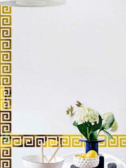 Bộ 100 miếng dán tường tự dính bằng acrylic màu vàng và bạc, mỗi miếng có kích thước 4,8 cm. Những miếng dán này thích hợp sử dụng trong phòng khách, phòng ăn, phòng ngủ, phòng tắm, văn phòng, phòng tập thể dục và phòng trưng bày. Là lựa chọn lý tưởng cho trang trí nhà cửa và nội thất, chúng cũng hoàn hảo cho các dự án DIY liên quan đến việc trang trí tường, góc nhà và chân tường.