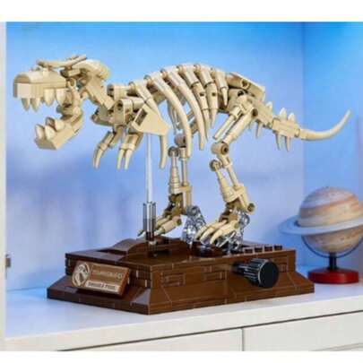 347 Pcs Dinosaur Theme Building Blocks Set: 3D Assembly Toy Model. Includes Various Dinosaur Shapes Such As Tyrannosaurus Rex, Triceratops, Spinosaurus, And Brachiosaurus. It's A Boon For Dinosaur Lovers And Also Perfect For Beginners To Practice. It Can Improve Spatial Thinking And Finger Flexibility. Very Suitable As Room Desk Decoration, Birthday Gifts, And Holiday Souvenirs.