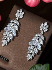 一对银色立方氧化锆（CZ）水滴耳环，马眼形切割CZ叶簇设计，闪耀优雅，百搭女士珠宝 - 銀色 - 查看 4