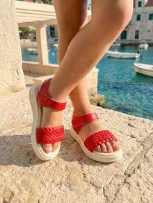 1 đôi dép xăng đan đế bằng mùa hè cho trẻ em, màu đỏ với thiết kế dệt, kiểu dáng tối giản, đa năng, khóa dán, mũi tròn hở, dép đi biển cho bé gái thích hợp cho kỳ nghỉ, tiệc bãi biển, phối đồ. - Đỏ - Xem 1