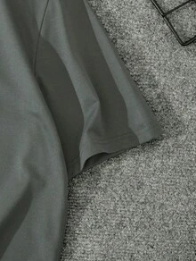 Disney Official Licensed Classic Cartoon IP | Women's Casual Short Sleeve T-Shirt And Shorts Two-Piece Set. Inspired By The Cute Alien Pet Character, It Features A Mischievous And Playful Tongue-Out Style, Cleverly Integrating The Pet's Tongue-Out Expression, Bone And Paw Print Elements, And Fun Details With The Slogan "Lilo & Stitch". Made Of Soft And Breathable Fabric, It Is An Ideal Choice For Vacation Trips And Daily Casual Wear. - Màu xám đen - Xem 6