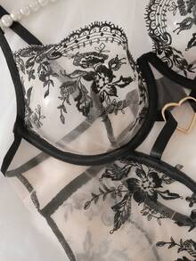 4-Piece Sexy Lingerie Set Sheer Mesh Floral Embroidery Adjusted Straps Tops With Thong Fishnet Stockings Fittness Lightweight Hot Exotic Apparel Nightwear Couple Play Costume Sexy Cos For Women - 黑色 - 查看 4
