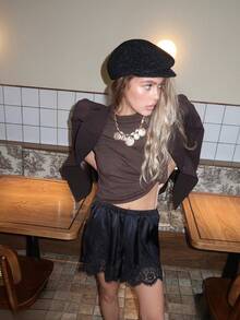 Boho Women's Lace Trim Satin Silk Shorts Shiny Elastic Waist Mini Shorts Pettipants Half Slip Shorts French Knickers Boyshorts For Dresses Full Coverage Underwear Lounge Pants - 黑/綠 - 查看 4