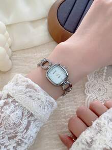 1pc New Elegant Casual Vintage Gold-Tone Women Watch, European And Middle Eastern Style - Silver - View 4