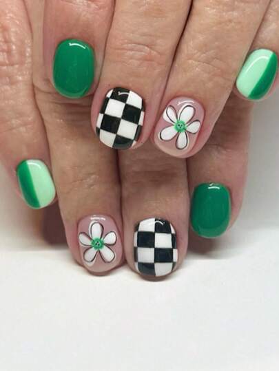 24-Piece Green Checkered Flower Nail Set, Short Square Cute Fake Nails, Lively Y2K Style, Combining Pure Green Nail Pieces, Two-Color Gradient, Black And White Checkered Pattern And White Flower Embellishment Designs, Short Fake Nails, Nail Decoration, Nail Art! Suitable For Women's Casual Outings, Gatherings, Parties, Etc. In Spring And Summer!