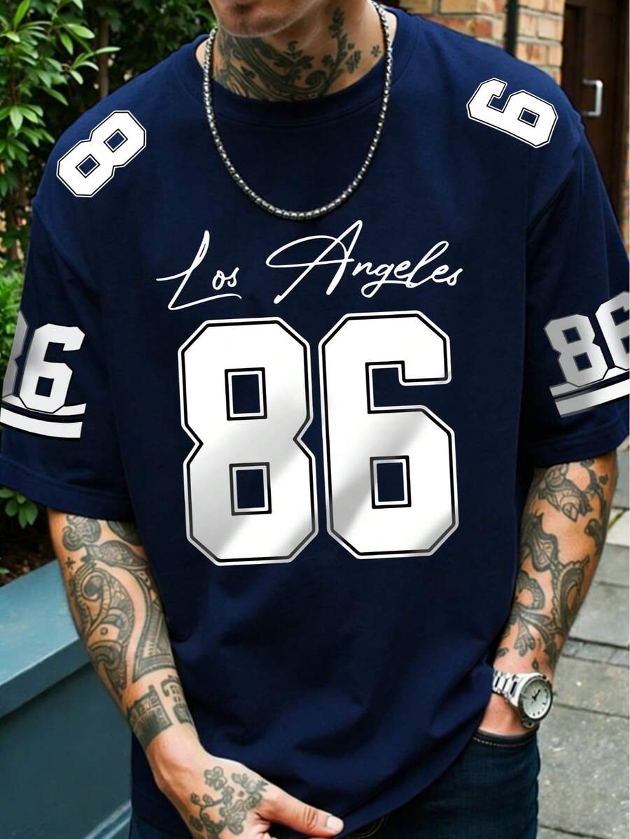Camiseta gráfica para hombre con el número 86 y un patrón de letras "Los Ángeles" manuscritas, suelta y cómoda, adecuada para actividades casuales, deportivas y de campus, hecha de fibra de poliéster, de secado rápido y fácil de lavar - Azul Marino - Ver 1