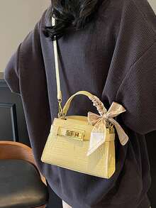 This Solid Color PU Handbag Is A Fashionable Ladies' Tote, Featuring A Detachable And Adjustable Top Handle. It Is Very Suitable For Travel, Shopping And Dating, Making An Ideal Gift For Women, And Also Suitable For Work, Outings Or Travel Use. - Yellow - View 5