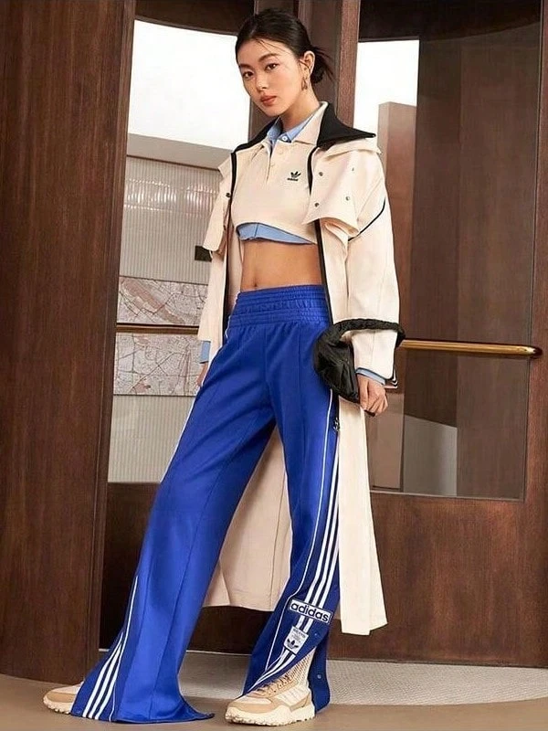 Chaqueta cortavientos Adidas TRENCH de ajuste holgado y versátil, chaqueta práctica de primavera para mujer, chaqueta de alta gama para exteriores, abrigo largo elegante y versátil - Maravilloso blanco - Ver 1