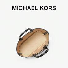 Michael Kors حقيبة يد نسائية عصرية بسيطة، إكسسوار يومي أنيق مناسب للمناسبات الرسمية وغير الرسمية، مناسب للعمل والسفر والتسوق وغيرها - الأسود - مشاهدة 5