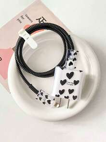 5个装黑色爱心字母TPU充电器保护套，适用于苹果18/20W充电器快充适配器软壳 - 黑色 - 查看 1