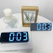 RAF 1 pieza Reloj despertador digital con espejo LED y función de repetición, muestra la hora, reloj electrónico de escritorio/mesita de noche, alimentado por USB, para dormitorio, oficina, decoración del hogar - Multicolor - Ver 2