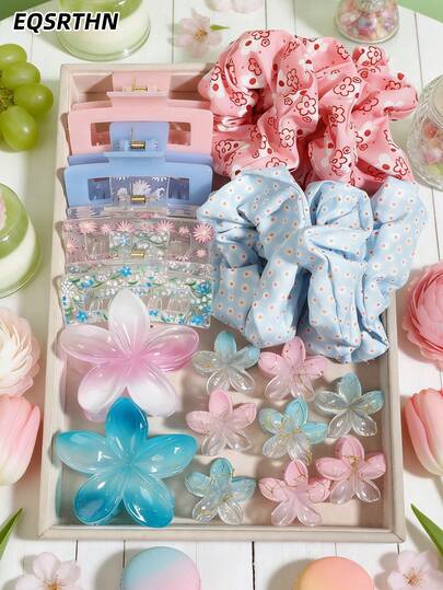 20件套春夏花朵发饰套装。包含可爱的花朵发夹、大号发夹和甜美的波点/印花缎面发圈，颜色多样，例如浅粉色、蓝色和透明色。这款时尚造型套装非常适合日常佩戴、上学、通勤和海滩度假。