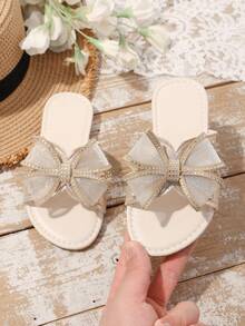1 Pair Gold Toddler Girls' Flat Slippers, Shiny Transparent Mesh Rhinestone Clover Decor, Minimalist Round Toe Open Toe Soft Non-Slip Slip-On Design, Bohemian Fashion Cute Princess Beach Sandals, Suitable For Daily Casual, Vacation, Festivals, Parties, Spring/Summer 2026 - Gold - View 6