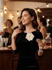 Handmade 3D Beaded Brooch, Suitable For Wedding And Commuting - Beige - View 3