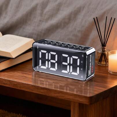 无线蓝牙音箱迷你数字闹钟显示便携式低音炮音乐迷你语音广播插卡车载音响系统，非常适合卧室、露营、旅行、家居装饰