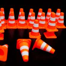 迷你交通锥，塑料路障标志玩具，模拟交通场景道具，理想的圣诞礼物填充物，冬季新年完美之选 - 彩色 - 查看 6