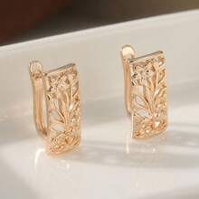 1 Pair Exquisite Artistic Vintage Hand-Carved Hollow Flower Earrings, Classic And Elegant Women's Accessory, Ideal Holiday Gift - Gold - View 3