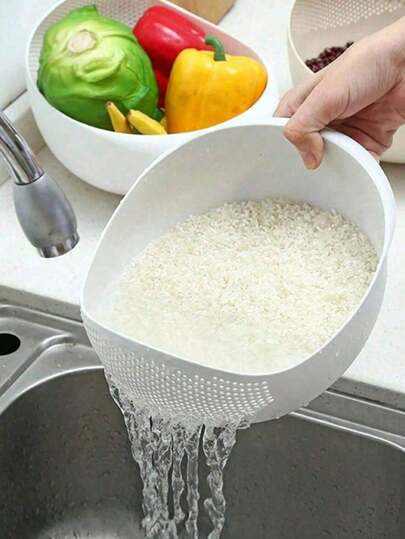 1个多功能厨房洗涤篮 - 塑料材质，带排水孔，有效沥水、冲洗大米、蔬菜和水果 - 节省空间设计，适用于小型厨房和洗碗，可用作蔬菜水果沥水架、果蔬储存架、多用途旅行过滤器、旅行过滤篮、厨房旅行洗衣过滤器、旅行滤网、淘米过滤器、餐厅沥水篮。颜色和款式随机。