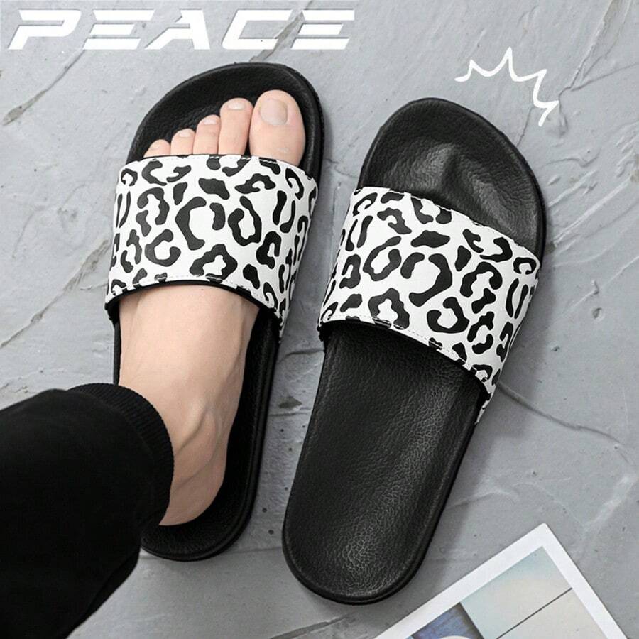1 Pair Casual Lip Design EVA Slippers, Unisex Beach Sandals, Thick Sole Summer Slippers, Vacation Slip-On Slides - Black - View 1