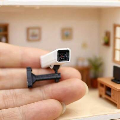Bộ 2 camera giám sát thu nhỏ không dùng điện tỷ lệ 1:12, mô hình trang trí cảnh vi mô camera chân thực, chất liệu ABS, góc điều chỉnh được, đạo cụ trưng bày, phụ kiện thủ công, đạo cụ chụp ảnh cảnh vi mô, mô hình thu nhỏ cổ điển, thích hợp cho nội thất nhà búp bê, đạo cụ chụp ảnh, trang trí cổ điển, phụ kiện nhà búp bê, trang trí phòng khách, chụp ảnh cảnh vi mô, trang trí bàn làm việc, đồ thủ công mỹ nghệ, đồ sưu tầm, thích hợp làm quà tặng cá nhân hóa, quà tặng tiệc tùng, quà tặng sưu tập, kỷ niệm ngày cưới, nhà sưu tập, người đam mê mô hình thu nhỏ.