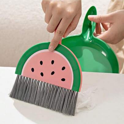 Bộ chổi và hốt rác mini cầm tay Ouligay, với lông chổi bền chắc, bộ hốt rác và chổi mini dễ thương, bộ hốt rác và chổi nhẹ lý tưởng để dọn dẹp bàn làm việc và không gian nhỏ.