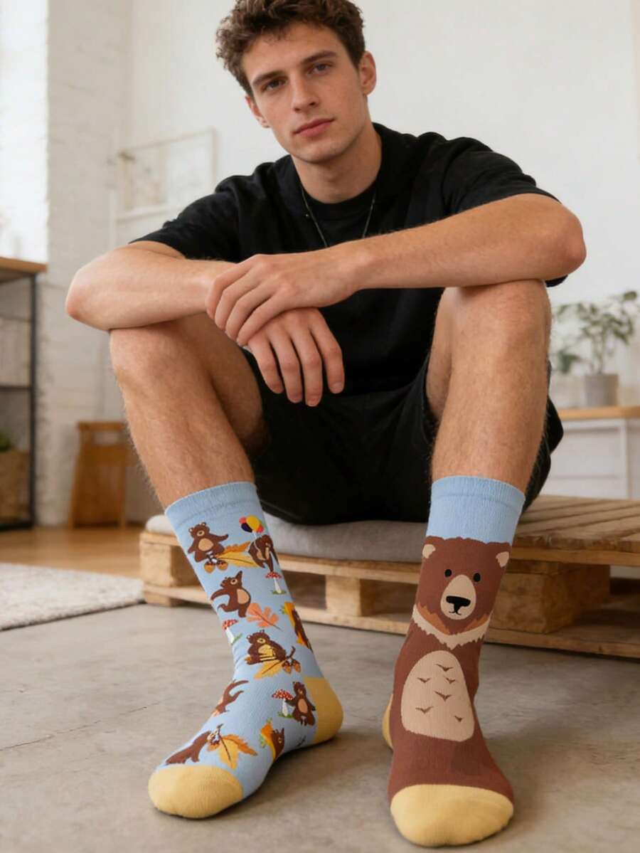 1 par de calcetines casuales de media pantorrilla asimétricos con diseño de oso de dibujos animados en azul claro y marrón, para uso diario en todas las estaciones - Multicolor - Ver 1