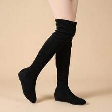Botas altas femeninas de gamuza sintética con suela plana y diseño sencillo. Ajuste ergonómico elástico, suaves y transpirables, estilo elegante versátil para diario y eventos. - Negro - Ver 4