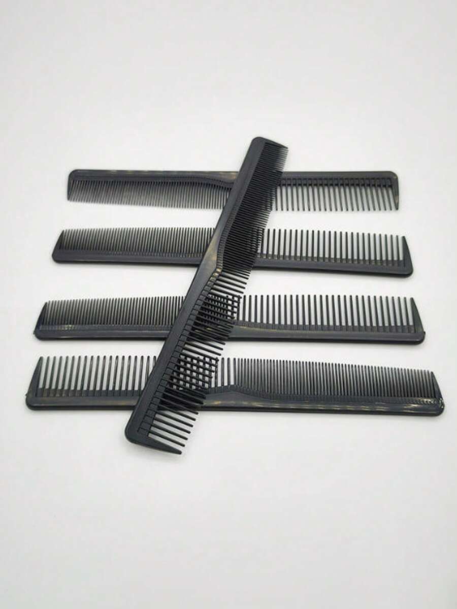 1 把黑色理发梳，适合日常使用