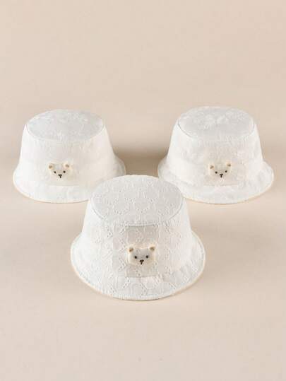 TUTUYA Baby Bucket Hat, Infant Sun Protection Hat, Soft & Comfortable White Floral Embroidered Bucket Hat, Cute Bear Doll Decor, Suitable For Daily Wear, Outdoor, Play, Gifts