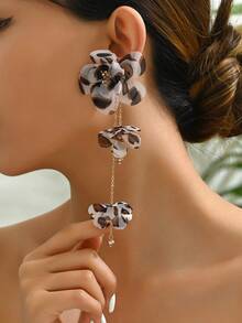 一对布艺花朵长耳环，适合日常佩戴（珠子颜色随机） - 多色-E429 - 查看 2