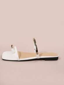 French Square Toe Criss-Cross Strap Flat Sandals, Niche High-End Comfortable Chic Versatile Toe-Post Design - White - View 2