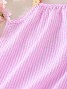Set de 2 vestidos de tirantes de verano a rayas para niñas pequeñas, opciones de color rosa y azul, con tirantes decorativos 3D con flores, tela de burbujas transpirable, silueta holgada tipo A, vestido dulce y lindo para uso al aire libre - Multicolor - Ver 5