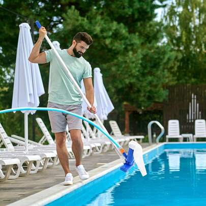 1 Set Jet Pool Vacuum Cleaning Kit, With Skimmer Net Pool Brush And 3 Section Poles 35/47" Adjustable, Upgraded Maintenance Accessory Tool For Remove Debris And Dirt, Portable Handheld Pool Vacuum For Outdoor Garden Above Ground Inflatable Pools Ponds Hot Tub Spa Wall Floor Fountains Fallen Leaves Cleaning