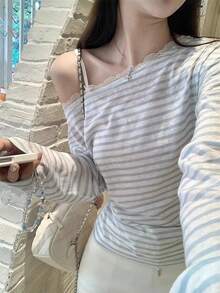 Áo dệt kim nữ mùa xuân/hè mới, kiểu dáng ngọt ngào với họa tiết ren phối ghép, tay dài, vai lệch. - Màu xanh nhạt - Xem 6