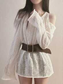 Cubre con hombros abiertos, calado y manga larga, de corte holgado y ligero (sin cinturón) en color blanco para mujer - Blanco - Ver 1