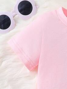 1件新生儿女宝宝休闲时尚套装，可爱冰淇淋和“67”字母印花圆领短袖粉色T恤，适合春夏季节、家庭度假、公园郊游、户外拍照、周末玩耍等场合。 - 粉色 - 查看 5