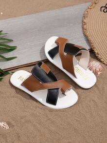 1 Pair White & Black Color Block Children's Beach Sandals, Soft & Comfortable PU Stitched Upper, Round Toe, Slip-On Design, Non-Slip Soft Sole, Fashionable & Cute Vacation Style Flat Slippers, Suitable For Boys & Girls Students Casual, Beach, Spring/Summer - Black - View 2