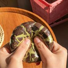 Handmade Crispy Mint Dark Chocolate Squeeze Stress Relief Wax Squeeze Ball, Crunchy Squeeze Toy, Suitable For Men And Women, Party Favors, Perfect Gifts - 1PC - 查看 4
