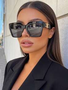1pc Fashionable Large Square Frame Glasses, Elegant & Versatile Women's Glasses Suitable For Daily Wear, Street Style, Vacation, Travel, Summer Beach, Outdoor, Travel Beach Accessories - Black - View 2