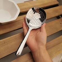 Bộ 2 muỗng tròn lớn bằng thép không gỉ, dùng cho nhà bếp gia đình và thương mại, muỗng phục vụ lớn có tay cầm ngắn chịu nhiệt, lỗ thoát nước dễ vệ sinh, thích hợp cho nhà hàng, dịch vụ ăn uống, gia đình - Đồ dùng nhà hàng bằng thép không gỉ bền bỉ, tay cầm tiện dụng, cấu trúc chắc chắn, đầu bếp chuyên nghiệp, đồ dùng phục vụ ăn uống, đồ dùng và thiết bị nhà hàng, muỗng phục vụ, muỗng phục vụ tiệc buffet khách sạn, muỗng múc canh, muỗng có lỗ, muỗng múc cơm lớn, muỗng múc bột. - Xem 11