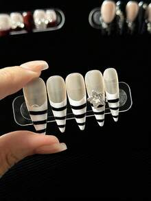 50 Tấm trưng bày móng tay giả acrylic dán sẵn, có nam châm hút, có thể tái sử dụng, dùng trong salon làm móng. - Trong sáng - Xem 5