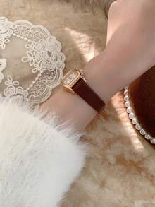 Women's Quartz Watch Fashionable Retro Exquisite Arabic Numeral Scale Suitable For Daily Matching Birthday/Graduation Gifts - Brown - View 4