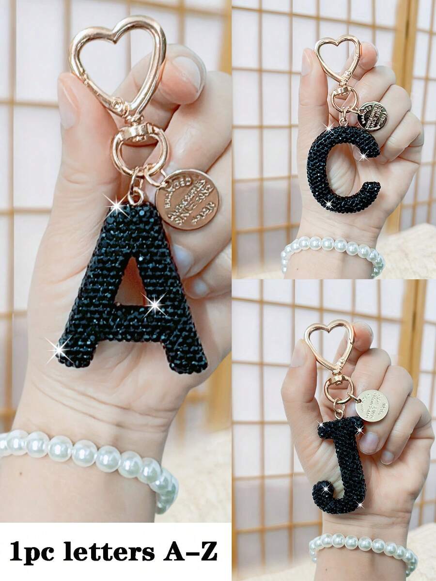 闪亮水钻字母钥匙扣 - 幸运水晶吊坠，闪亮合金挂件，适用于包包和背包 - 生日和特殊场合的完美礼物，钥匙链、戒指、包包、背包挂件、汽车挂件，女士女孩礼物，钱包和手提包配件，字母 A-Z