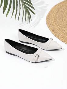 Giày Mary Jane da sơn mài mới mùa Xuân/Thu 2025, giày slip-on mũi nhọn có dây xích kim loại dành cho nữ, cỡ lớn. - Chantilly - Xem 7