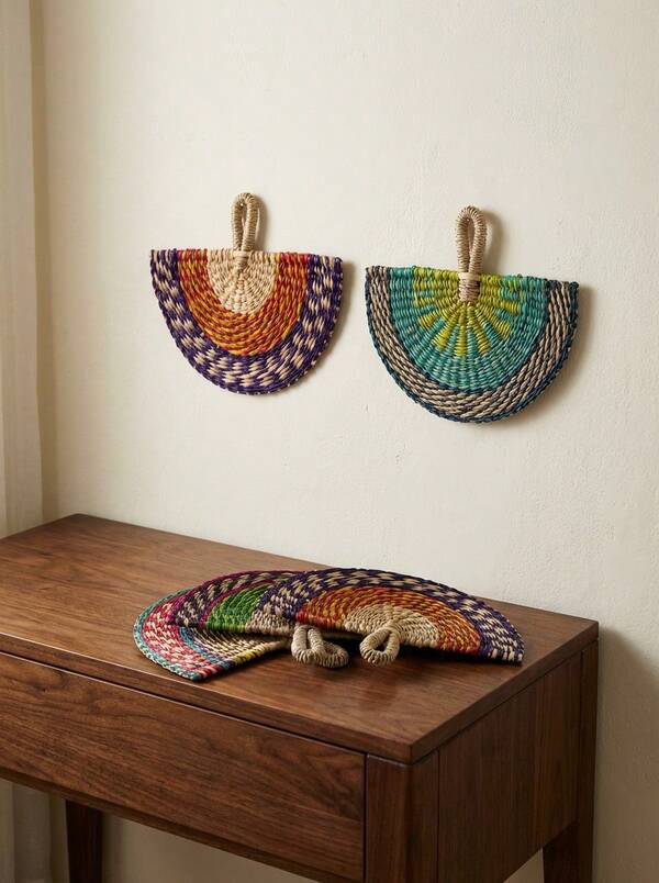 Cirelle Abanico decorativo de pared tejido a mano de forma colorida, abanico de mano de uso diario de paja marina para refrescarse, abanico decorativo de lujo de dos tonos, regalo para cumpleaños o graduación